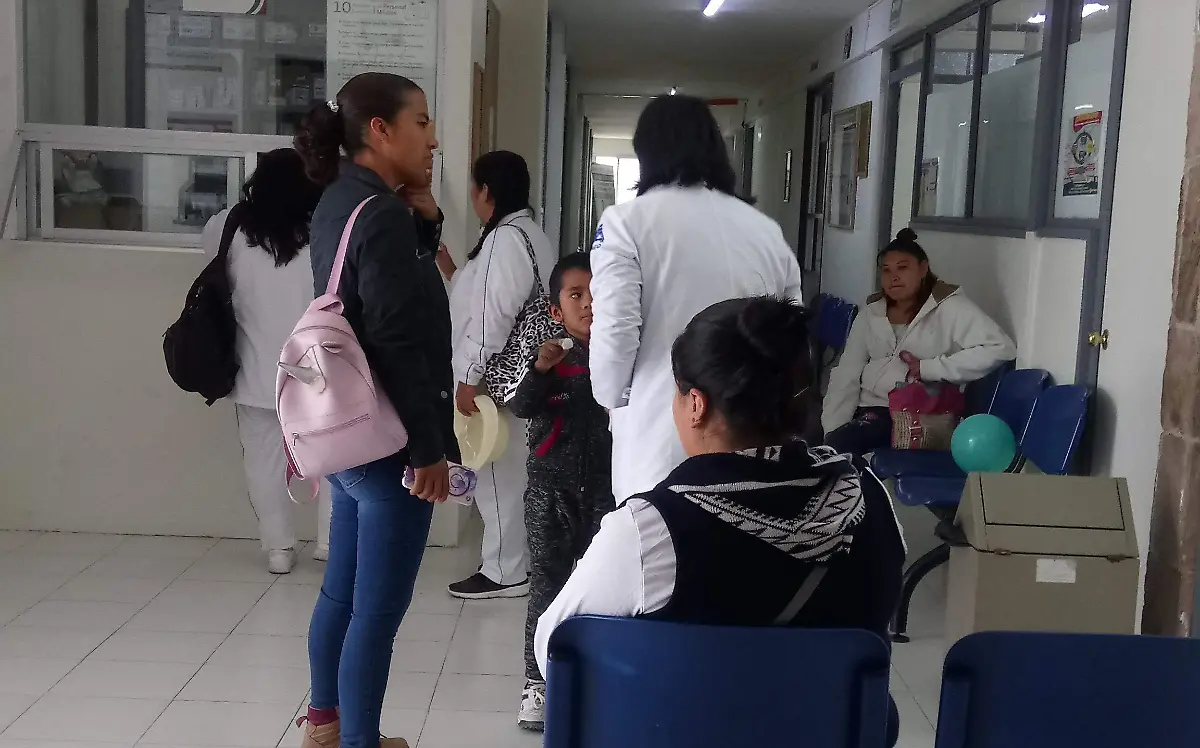 En el centro de salud de Tequisquiapan aplica a vacuna contra la Influenza estacional.